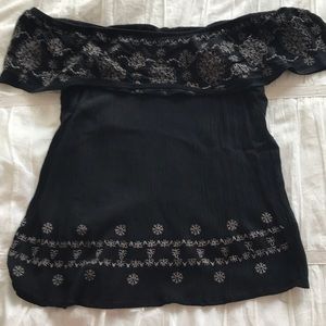 Off the shoulder Francesca’s top